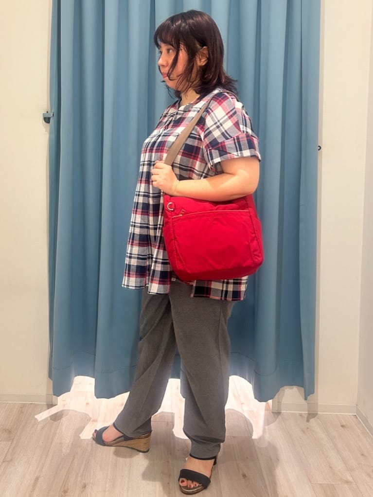 くーさんの「SHOO･LA･RUE｜【S-LL】きれいに体型カバー さらシャリコットン スキッパーシャツ」を使ったコーディネート