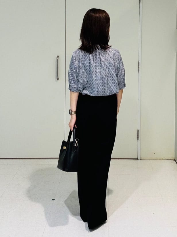 makiさんの「UNTITLED｜【通勤/オフィス】ジオメ柄ボウタイブラウス」を使ったコーディネート