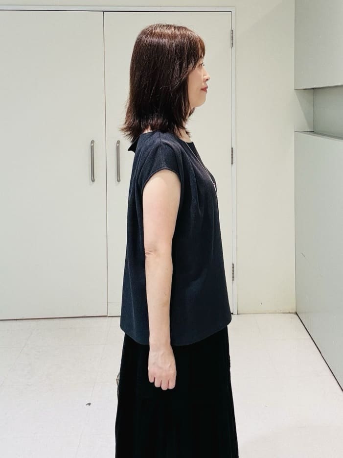 makiさんの「UNTITLED｜【ジャージ素材】インナードッキングシアーカットソー」を使ったコーディネート