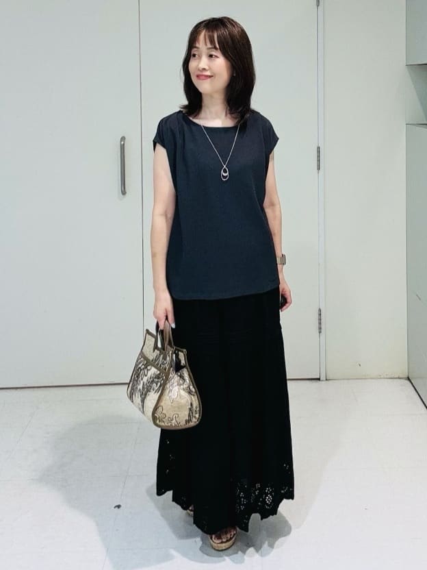 makiさんの「UNTITLED｜【ジャージ素材】インナードッキングシアーカットソー」を使ったコーディネート