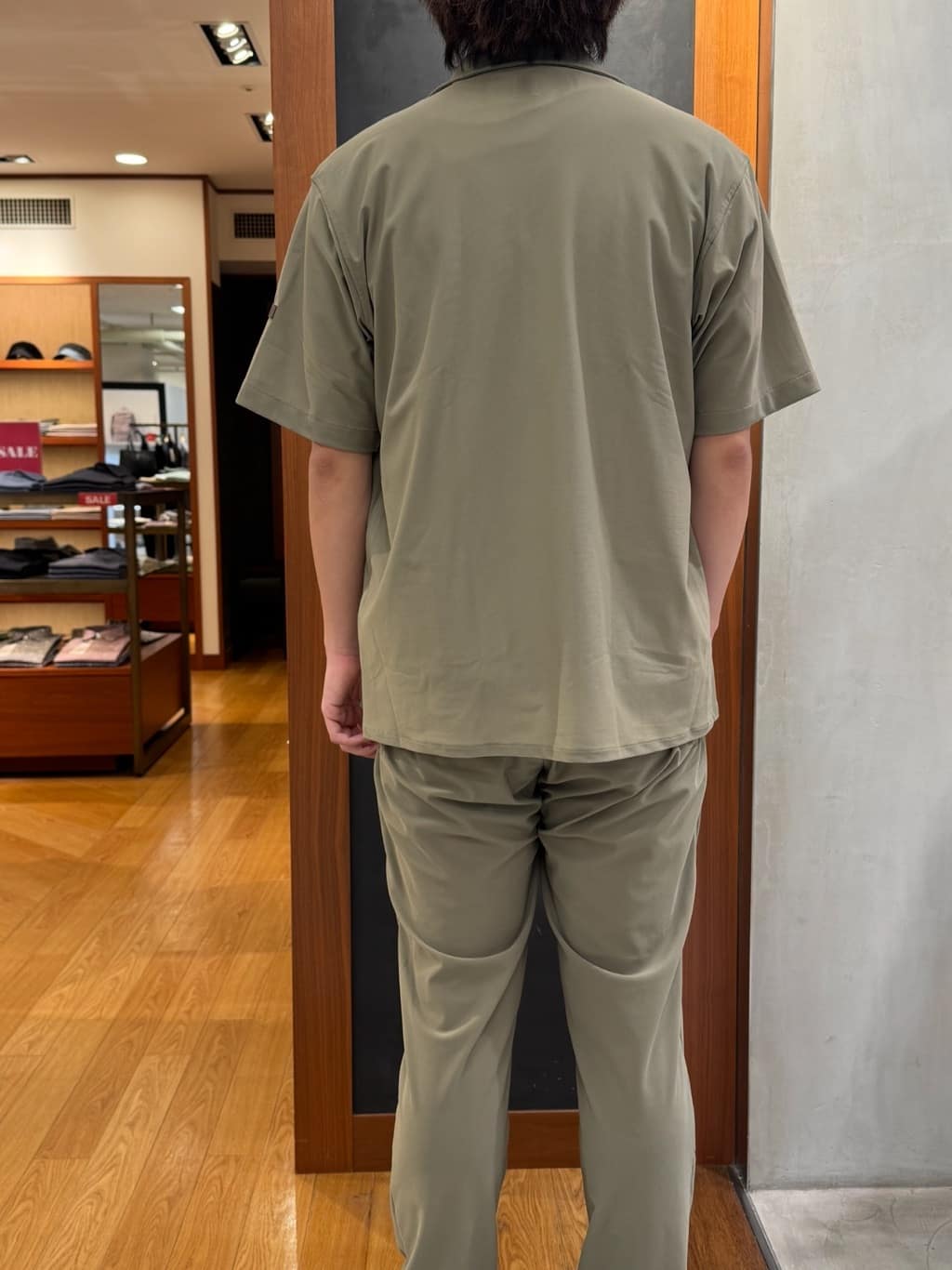 たくやさんの「TAKEO KIKUCHI｜【COOL CITY WEAR】エアートール オープンカラーシャツ /接触冷感・通気性」を使ったコーディネート