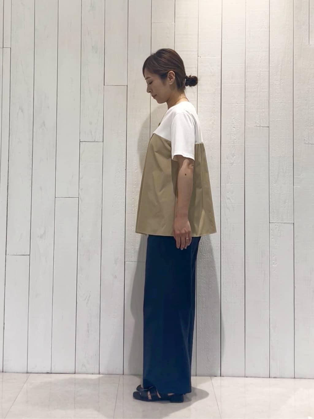 𝑹𝑶𝑴𝑰さんの「INDIVI｜【洗える】ビスチェレイヤード風トップス」を使ったコーディネート