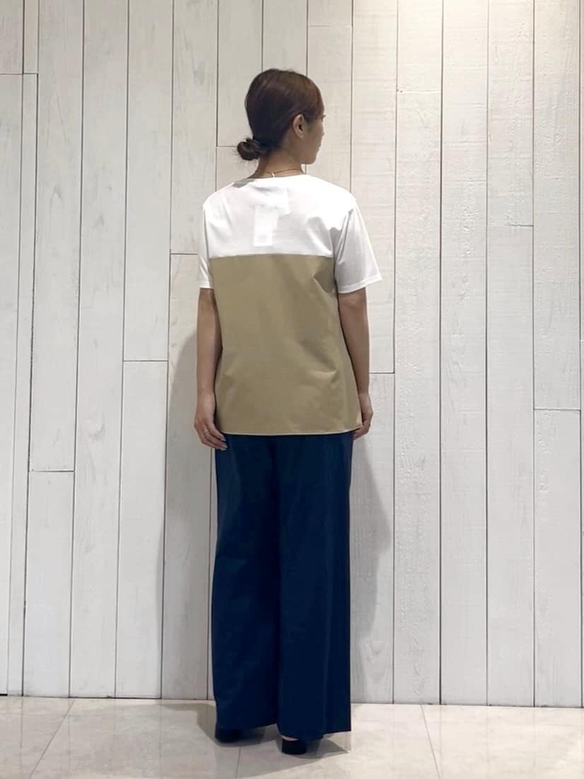 𝑹𝑶𝑴𝑰さんの「INDIVI｜【洗える】ビスチェレイヤード風トップス」を使ったコーディネート