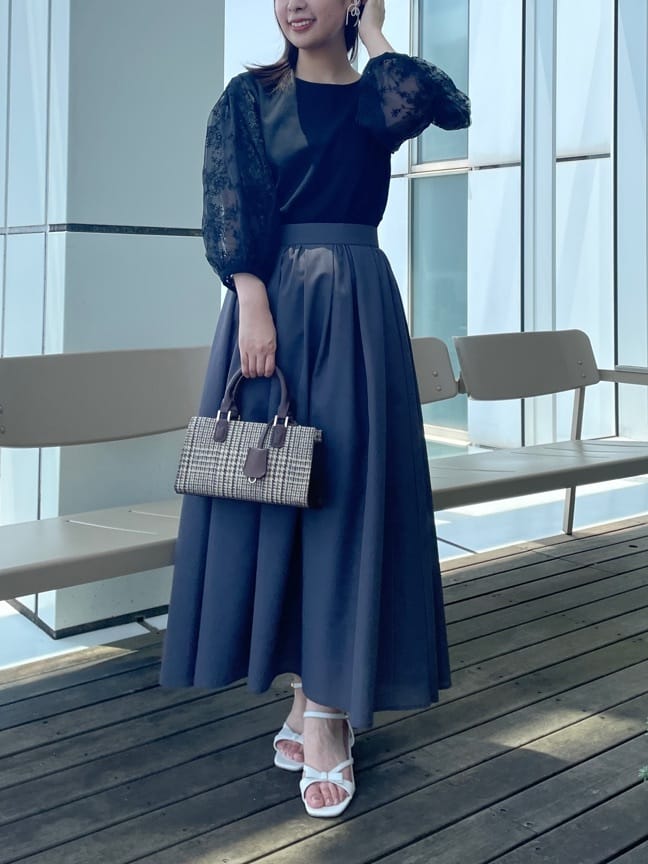 abeさんの「Couture brooch｜【接触冷感・UVカット・マシンウォッシャブル】袖レースドッキングカットソー」を使ったコーディネート