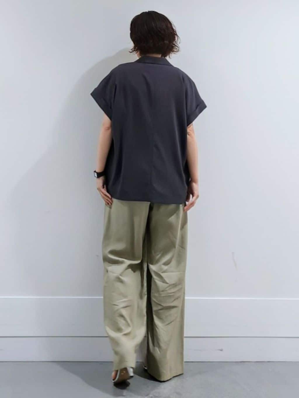 ミズタさんの「UNTITLED｜◆【セットアップ可能/接触冷感/イージーケア】リラクミスト　ハーフスリーブジャケット」を使ったコーディネート