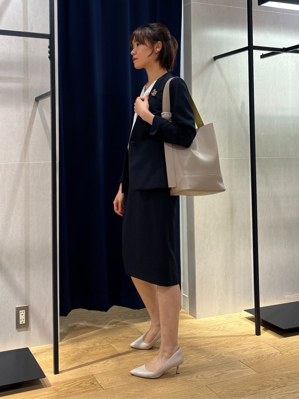 kanaeさんの「INDIVI｜【定番スーツ／UVケア／洗える】ウール調ノーカラージャケット」を使ったコーディネート