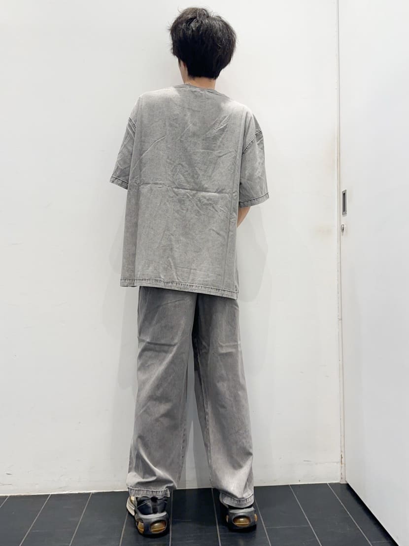 ちびちゃんさんの「THE SHOP TK｜ライトデニム半袖Tシャツ【洗濯機OK】」を使ったコーディネート