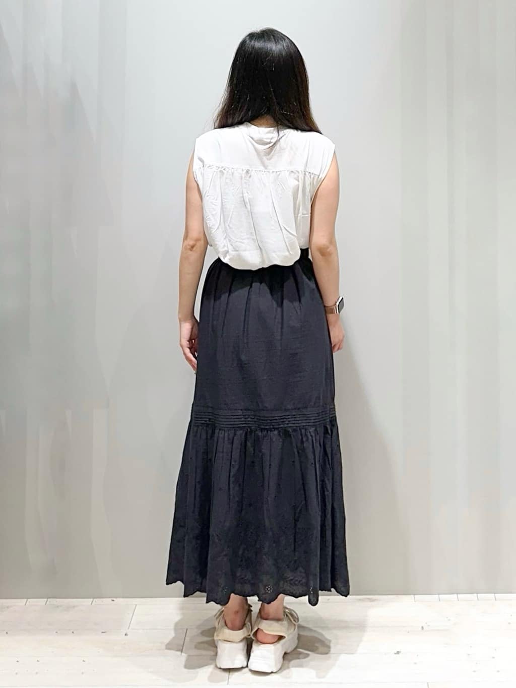 Iguさんの「THE SHOP TK｜異素材切替フォトプリントTシャツ【洗える】」を使ったコーディネート