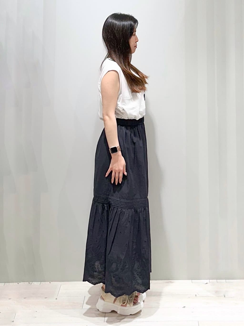 Iguさんの「THE SHOP TK｜異素材切替フォトプリントTシャツ【洗える】」を使ったコーディネート
