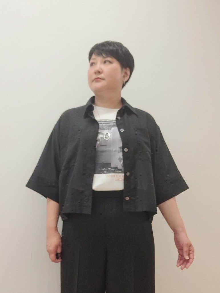 ますこさんの「UNTITLED｜【前開き/洗える】ショート丈シアーシャツ」を使ったコーディネート