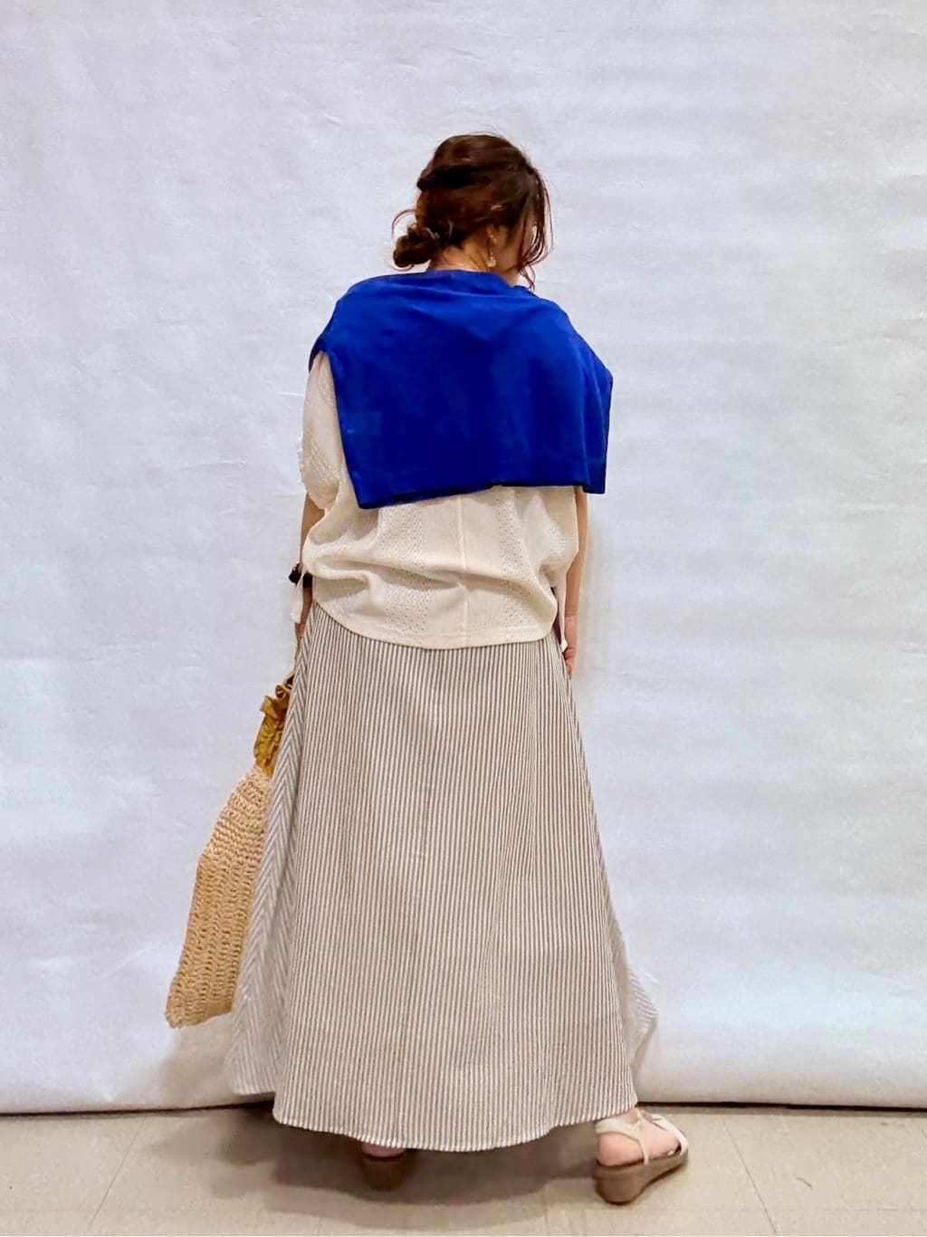 fuuさんの「SHOO･LA･RUE｜ニュアンスデザインがこなれ見え 刺繍デザイン シアーカーディガン」を使ったコーディネート