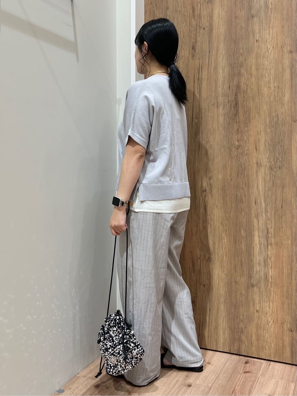 Reinaさんの「grove｜ロープベルトで差がつく 洗練リラックスパンツ」を使ったコーディネート