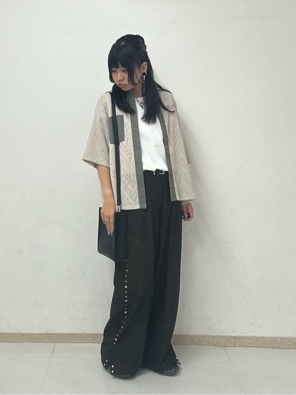 MANAさんの「tk.TAKEO KIKUCHI｜ダブルレース5分袖シャツ」を使ったコーディネート