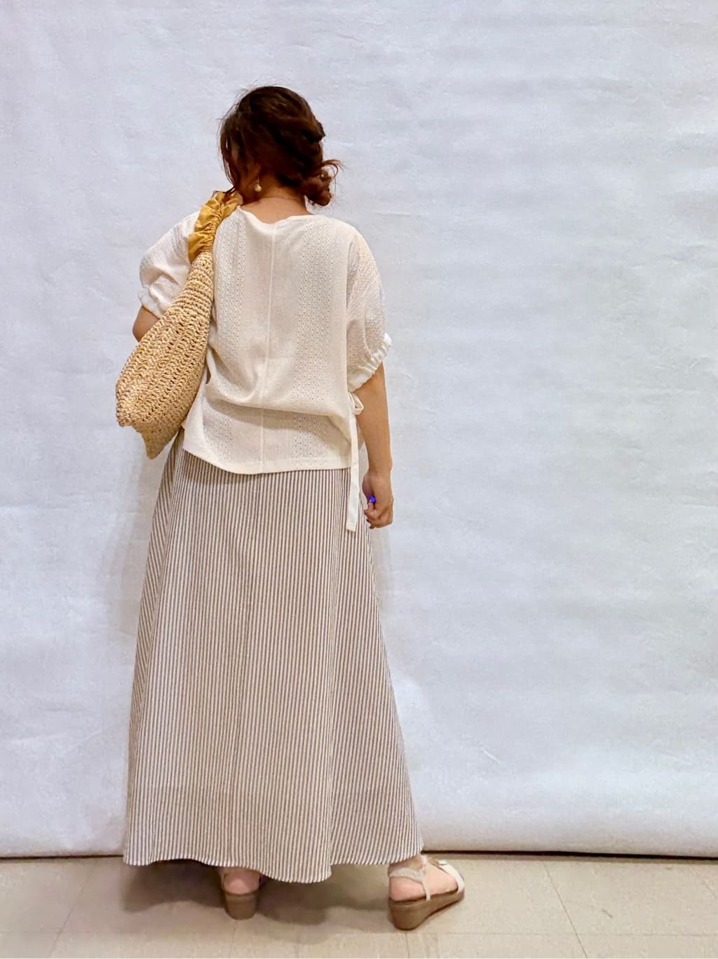 fuuさんの「SHOO･LA･RUE｜ニュアンスデザインがこなれ見え 刺繍デザイン シアーカーディガン」を使ったコーディネート