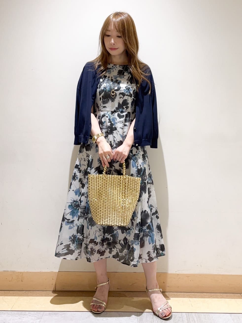 sattoさんの「UNTITLED｜【シアー/エレガント/花柄/夏ワンピ】ペイントフラワーワンピース」を使ったコーディネート