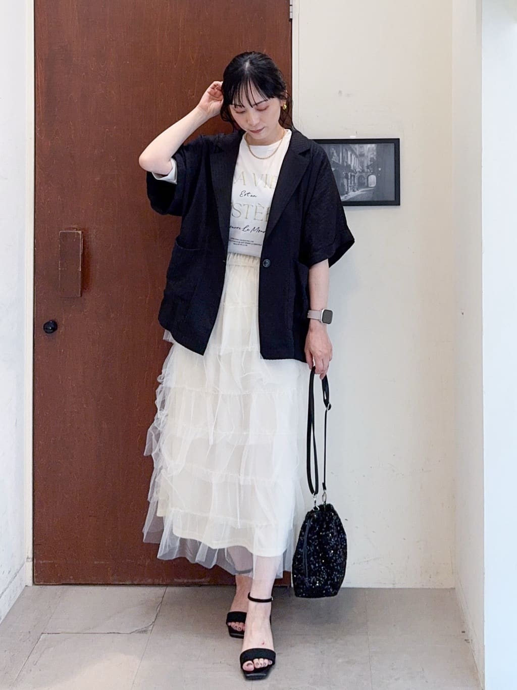 𝐇𝐢𝐫𝐨𝐦𝐢さんの「SHOO･LA･RUE｜【S-LL/ひんやり/UV】ぷっくりラメプリントロゴTシャツ」を使ったコーディネート