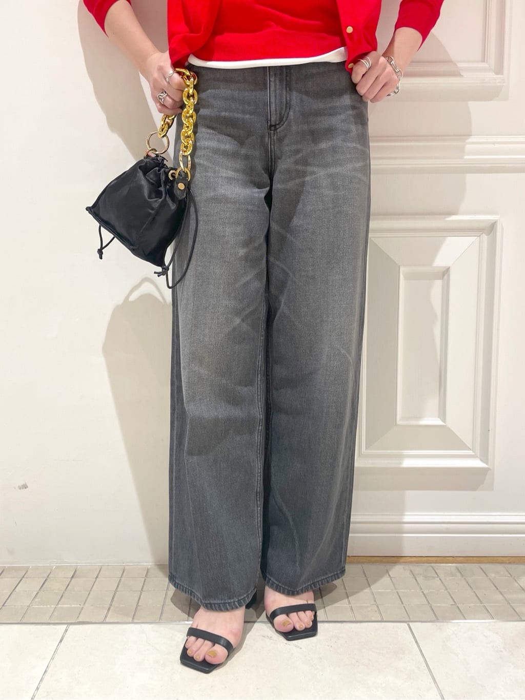 makiさんの「DRESSTERIOR｜ヴィンテージ加工ワイドデニムパンツ」を使ったコーディネート