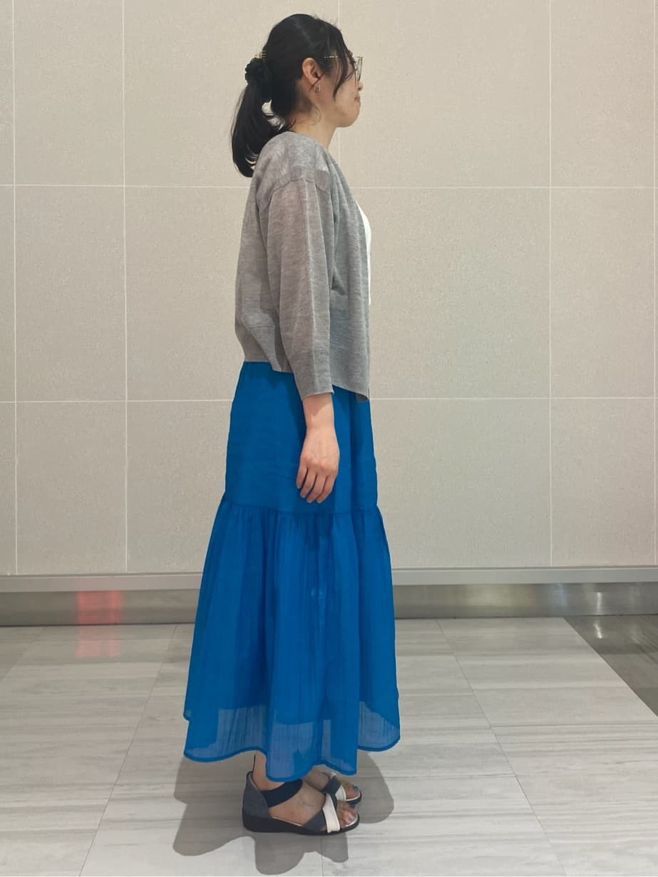 YUMIさんの「UNTITLED｜【2点セット／着回し◎】ノースリーブ＆ティアードスカート カセット服」を使ったコーディネート