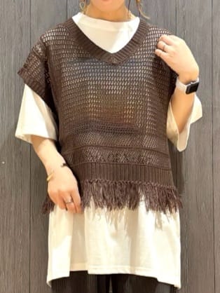 meiさんの「SHOO･LA･RUE｜【S-LL】裾フリンジマクラメVネックニット」を使ったコーディネート