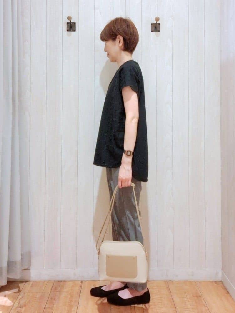 Ribさんの「SHOO･LA･RUE｜【S-LL】抜け感とすっきり見えを叶える 刺繍レース スキッパー襟トップス」を使ったコーディネート
