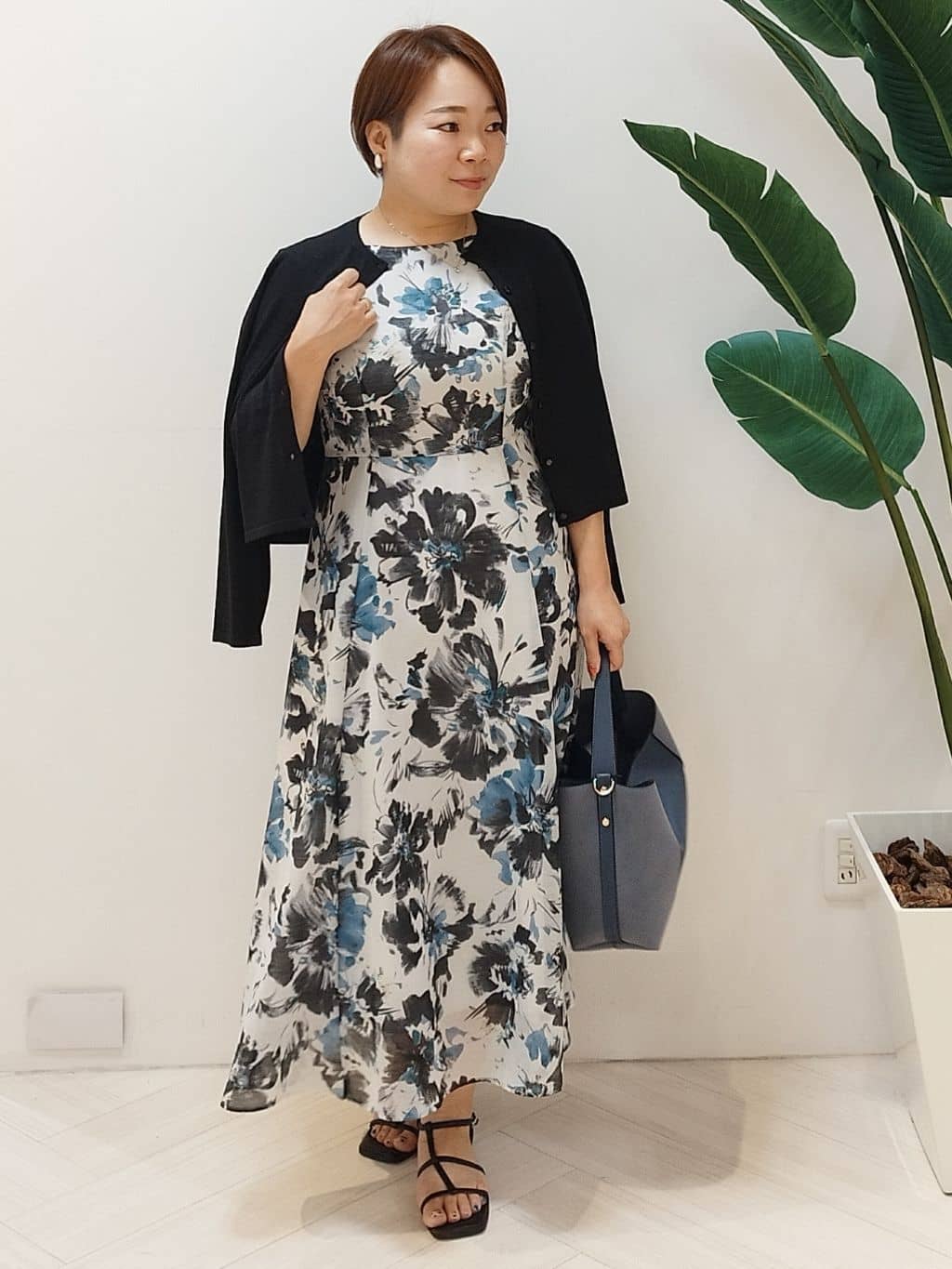 s u g iさんの「UNTITLED｜◆【手洗い可/軽量】シンプルラメ混カーディガン」を使ったコーディネート