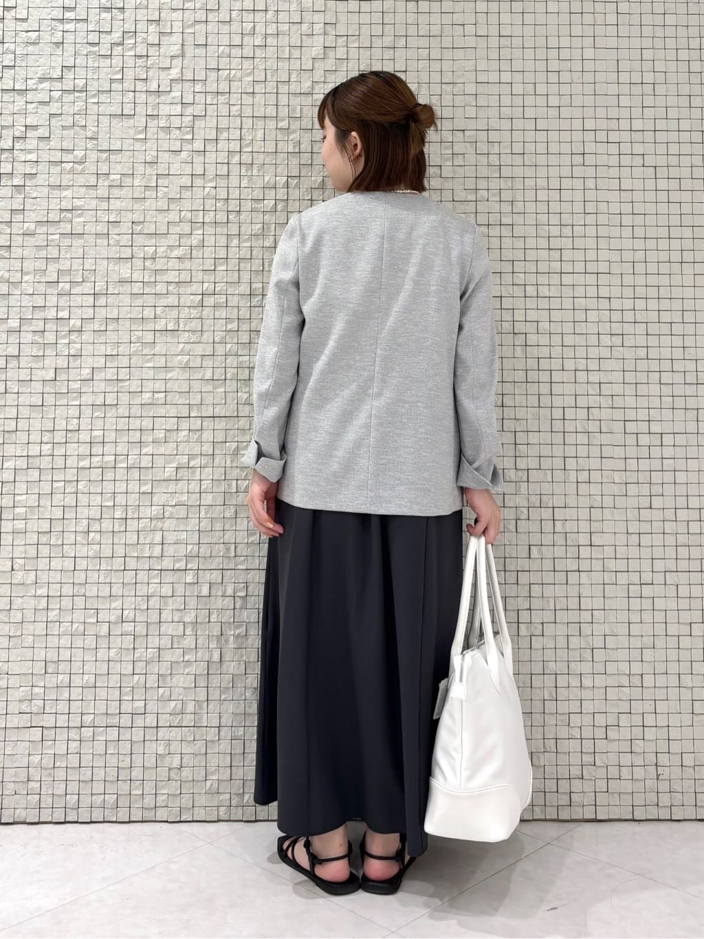 sakuさんの「INDIVI｜【UVケア】エアリージョーゼット キャミワンピース」を使ったコーディネート