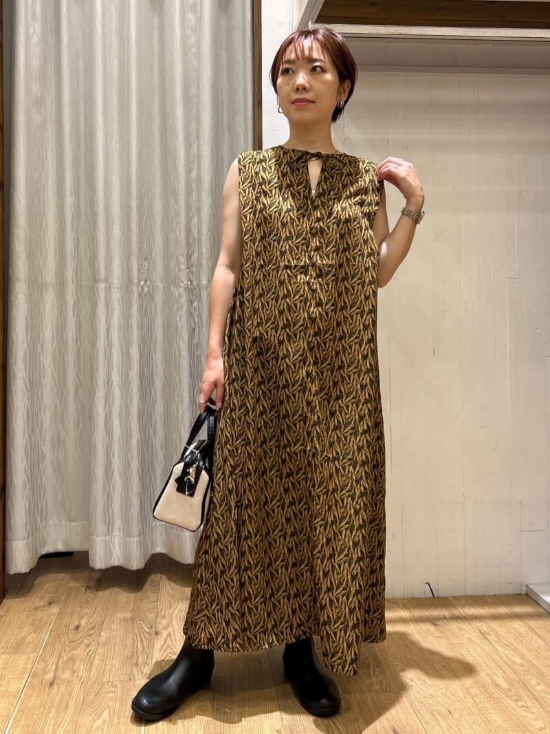 ga_riさんの「THE SHOP TK｜ショルダータックワンピース【洗える】」を使ったコーディネート