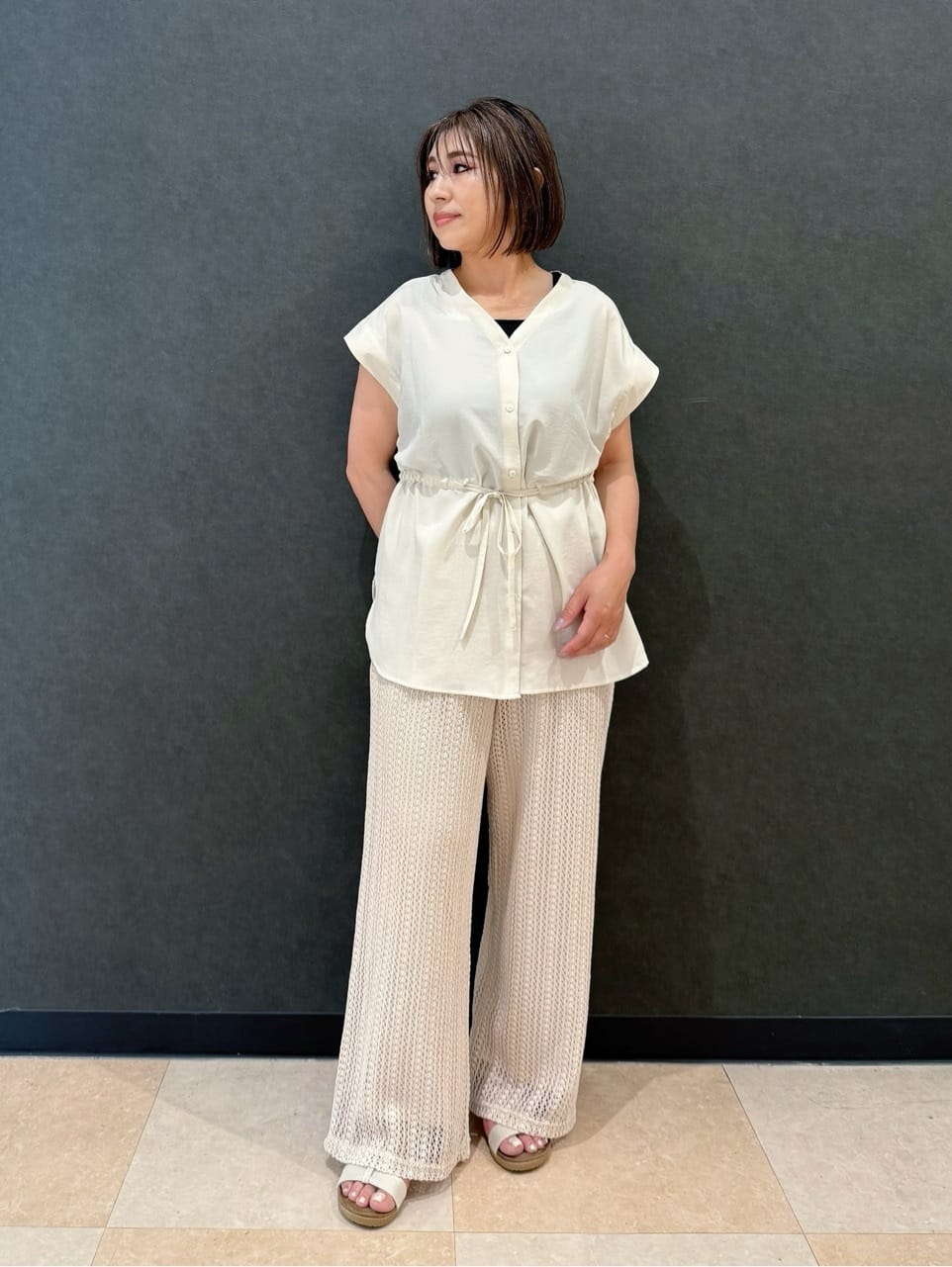 Megさんの「SHOO･LA･RUE｜【S-LL】シルエットが変えられる ウエストリボンブラウス」を使ったコーディネート
