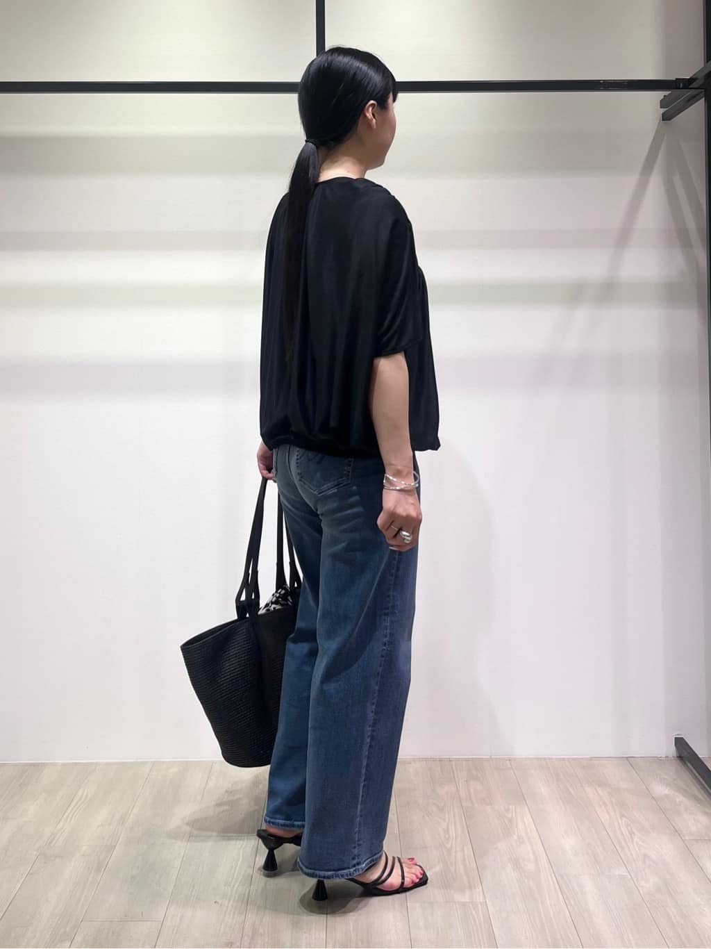 hasuさんの「INDIVI｜【洗える／体型カバー】シャーリングシアートップス」を使ったコーディネート