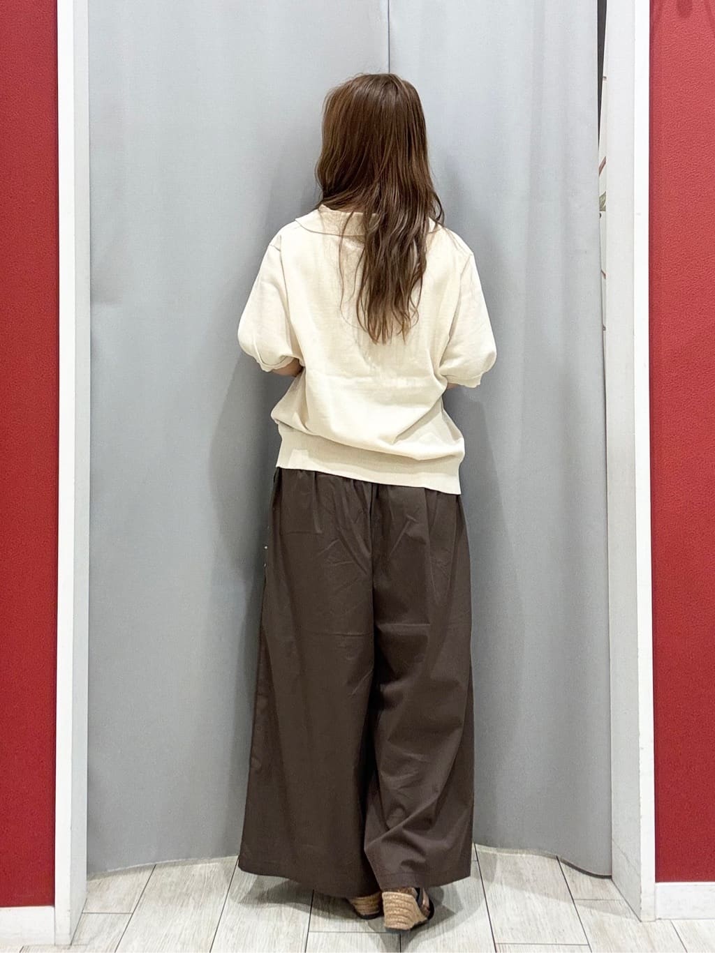 shioさんの「SHOO･LA･RUE｜【S-LL/洗える】大人の抜け感 スキッパーニット」を使ったコーディネート