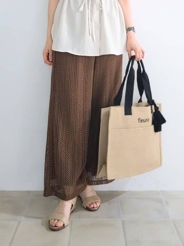 miomioさんの「SHOO･LA･RUE｜【S-LL】シルエットが変えられる ウエストリボンブラウス」を使ったコーディネート