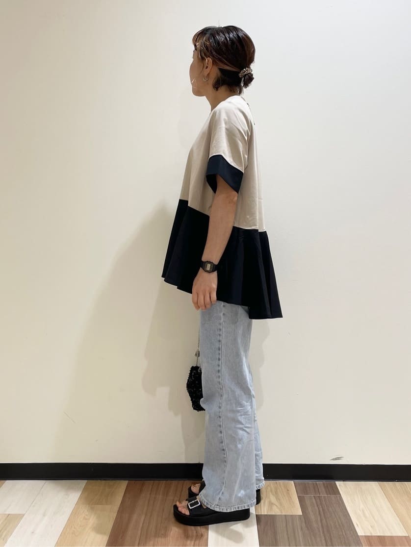 しーさんさんの「OPAQUE.CLIP｜配色フハクドッキングペプラムトップス【洗濯機洗い可／抗ピル】」を使ったコーディネート