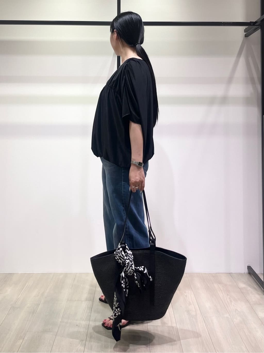 hasuさんの「INDIVI｜【洗える／体型カバー】シャーリングシアートップス」を使ったコーディネート
