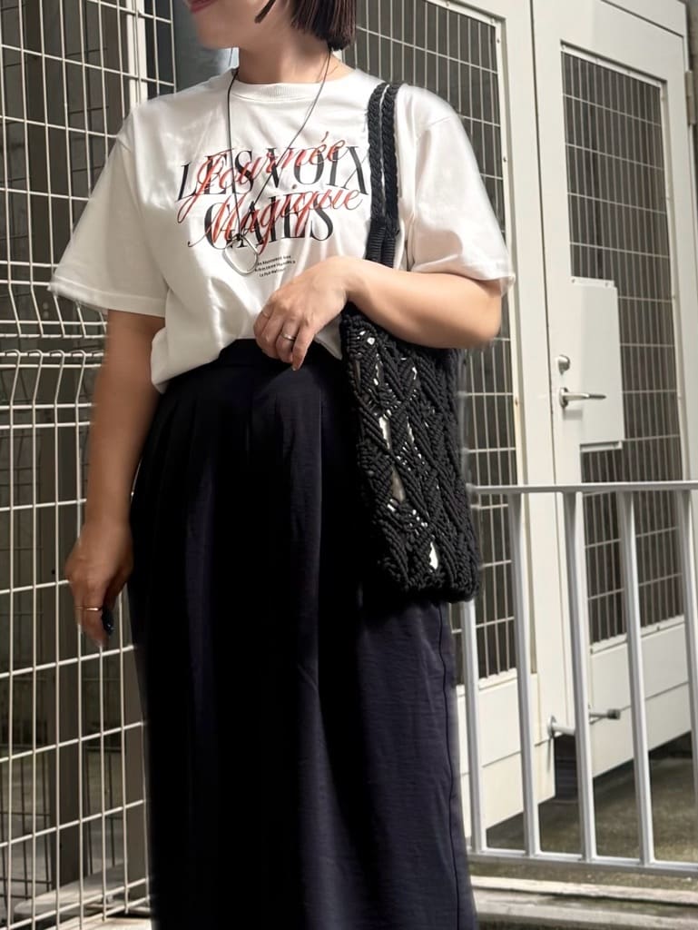 chさんの「THE SHOP TK｜フォトアソートTシャツ【接触冷感/UV/毛玉になりにくい/洗濯機OK】」を使ったコーディネート
