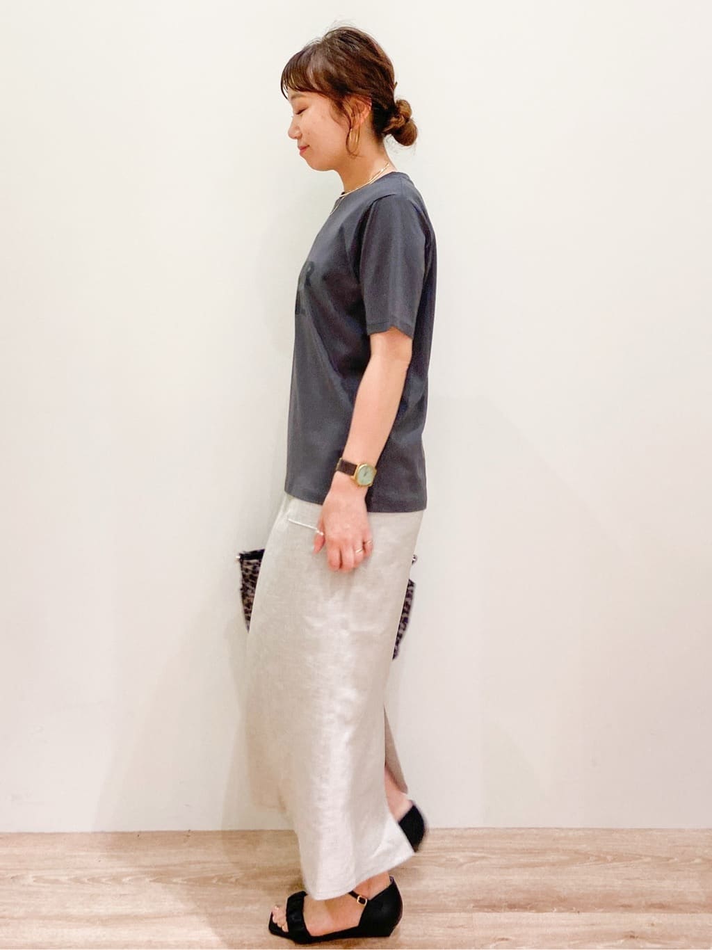 risayanさんの「OPAQUE.CLIP｜《美人百花掲載》ストレッチリネンライクタイトスカート【洗濯機洗い可】」を使ったコーディネート