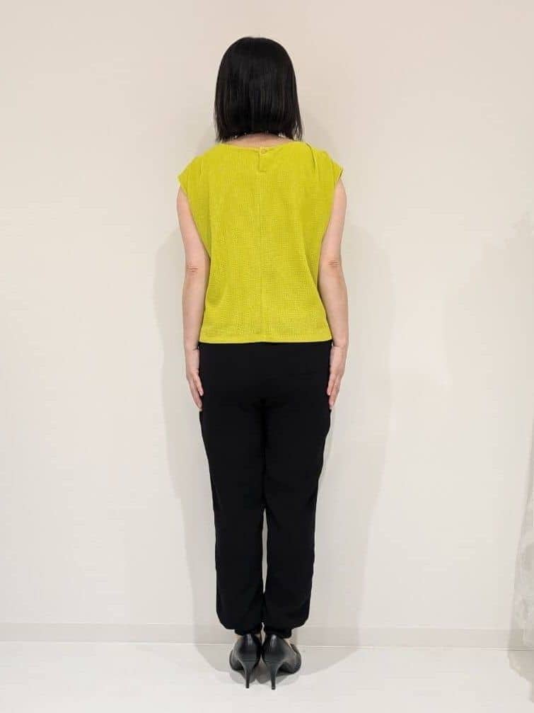 tomoさんの「UNTITLED｜【吸水速乾/ウエストゴム】バックサテン ジョグパンツ」を使ったコーディネート