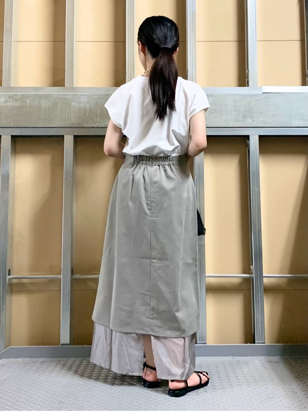 sahoさんの「THE SHOP TK｜合皮パイピングフレンチTシャツ【洗える】」を使ったコーディネート