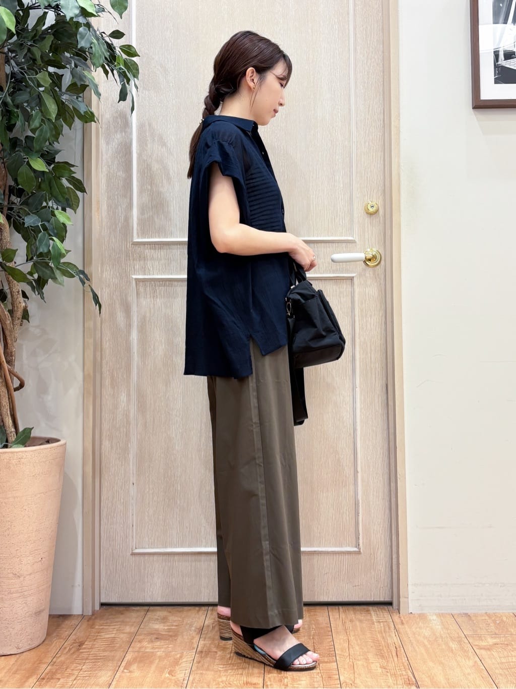 なみさんの「SHOO･LA･RUE｜【S-LL】さらシャリコットン 上品なシアー感のデザインシャツ」を使ったコーディネート