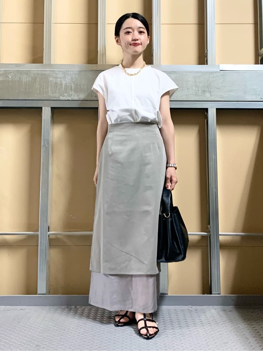 sahoさんの「THE SHOP TK｜合皮パイピングフレンチTシャツ【洗える】」を使ったコーディネート