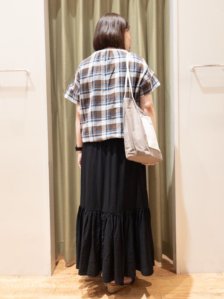 fukuiさんの「SHOO･LA･RUE｜【S-LL】きれいに体型カバー さらシャリコットン スキッパーシャツ」を使ったコーディネート