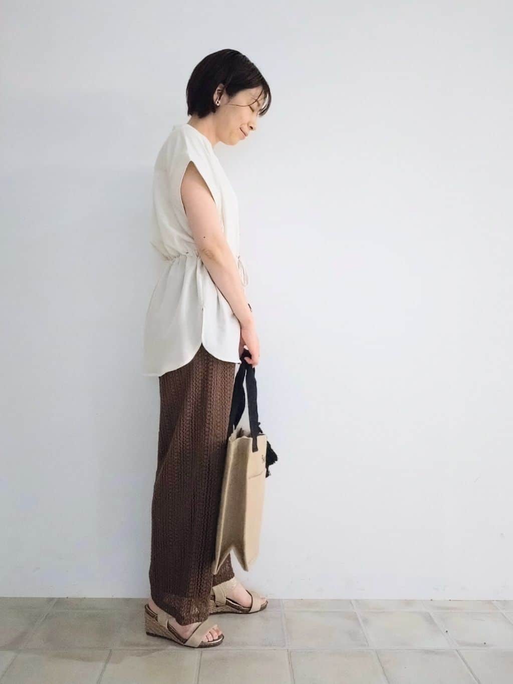 miomioさんの「SHOO･LA･RUE｜【S-LL】シルエットが変えられる ウエストリボンブラウス」を使ったコーディネート