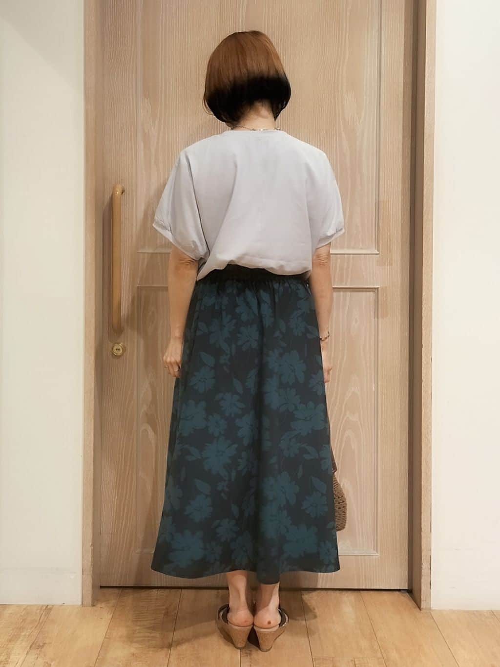 YUKIさんの「SHOO･LA･RUE｜【ひんやり/洗濯後しわになりにくい】リブ切り替えドルマンブラウス」を使ったコーディネート