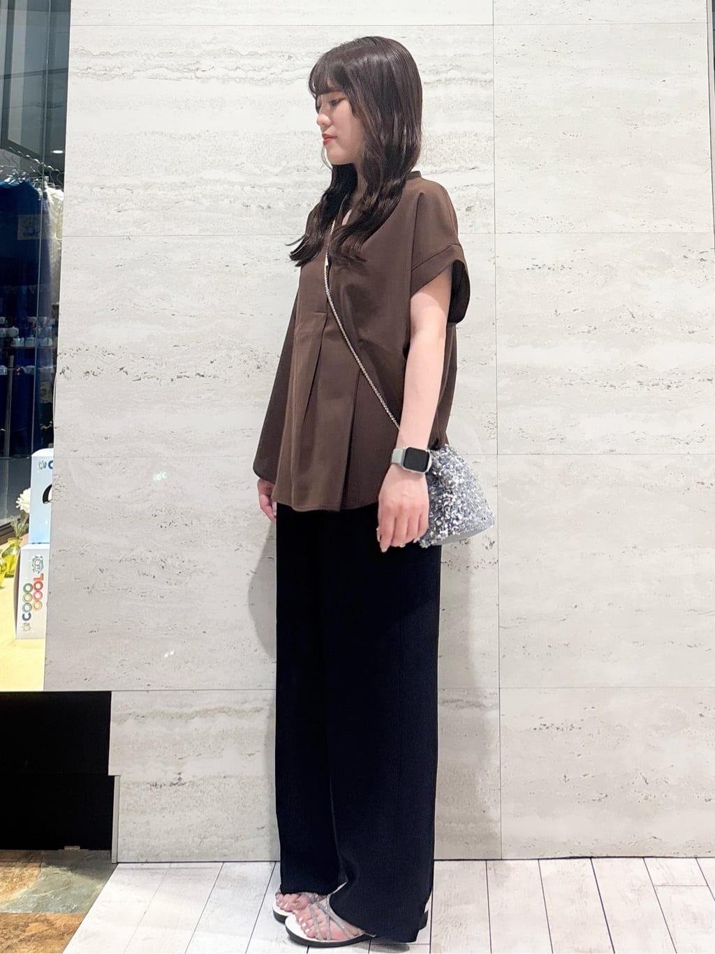 かほさんの「OPAQUE.CLIP｜《7色展開／SS-LLサイズ》ストレッチスキッパーブラウス／セットアップ対応【洗濯機洗い可／防シワ】」を使ったコーディネート