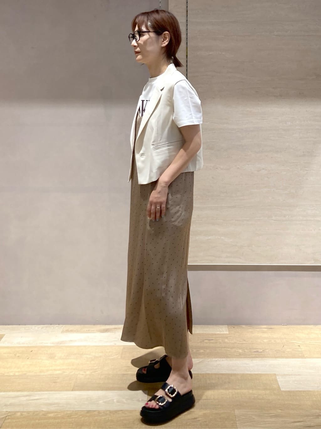 たけねぇさんの「OPAQUE.CLIP｜ショートテーラードジレ【接触冷感／洗濯機洗い可】」を使ったコーディネート