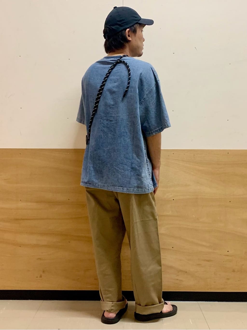MATUさんの「THE SHOP TK｜ライトデニム半袖Tシャツ【洗濯機OK】」を使ったコーディネート