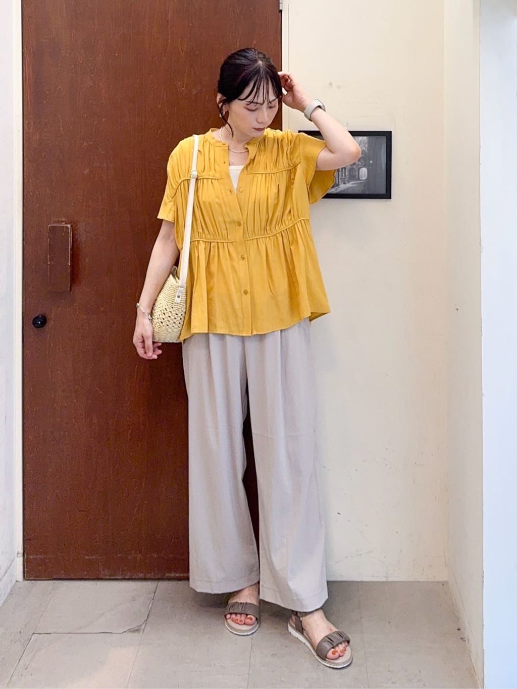 𝐇𝐢𝐫𝐨𝐦𝐢さんの「SHOO･LA･RUE｜【着丈選べる】触れる度ひんやり ゆるきれい イージーワイドパンツ」を使ったコーディネート