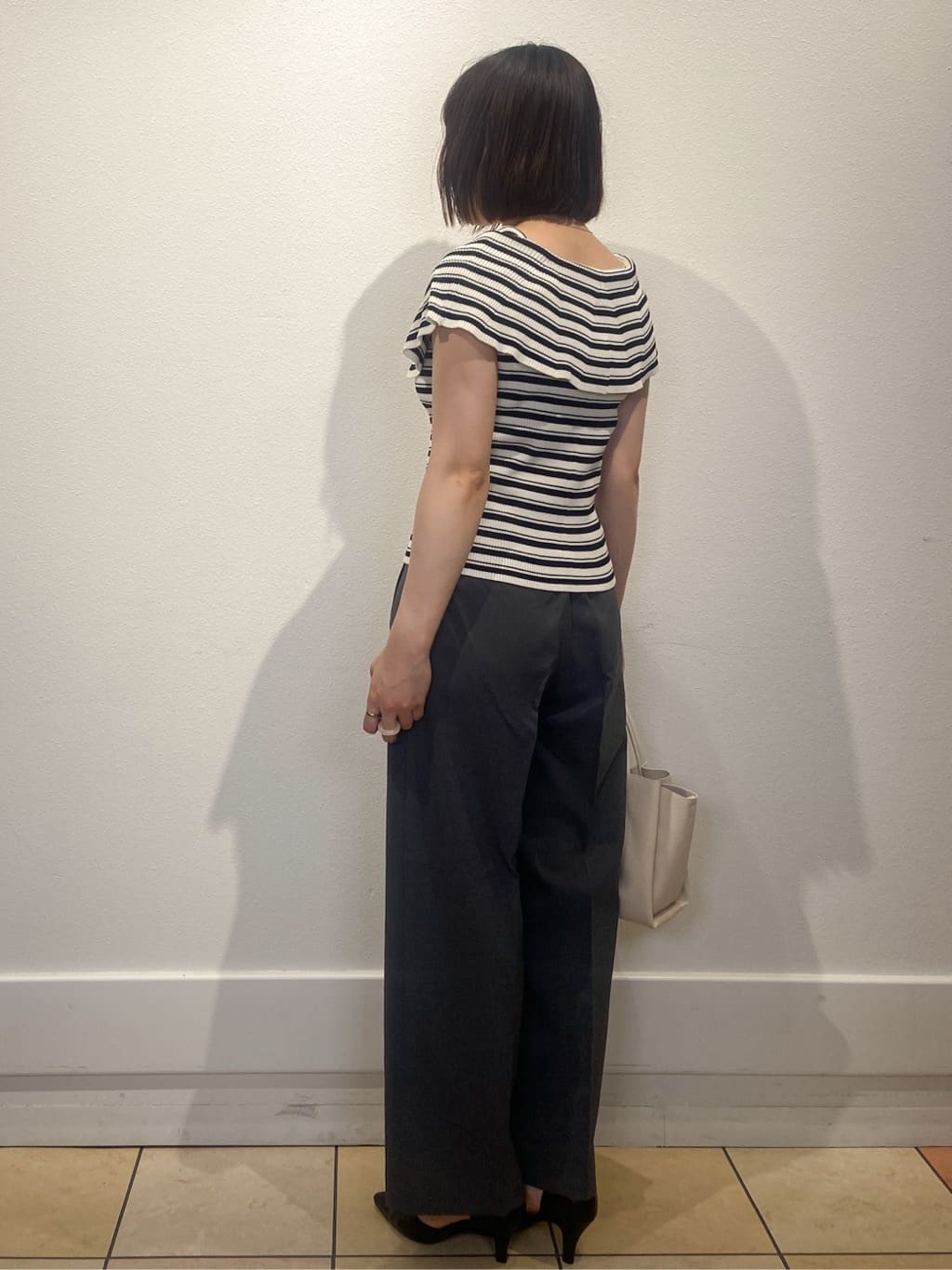 kimiさんの「index｜前後2wayオフショルビッグカラーニット【洗濯機洗い可／抗ピル】」を使ったコーディネート