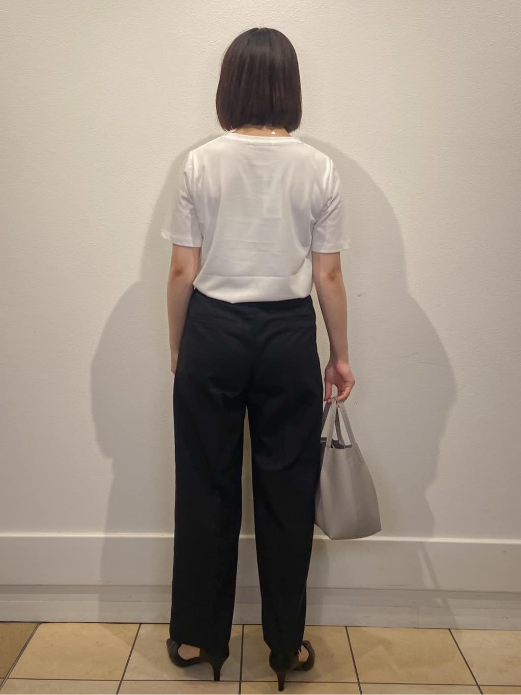 kimiさんの「index｜スパンコール刺繍ロゴTシャツ【洗濯機洗い可／接触冷感／UVケア】」を使ったコーディネート