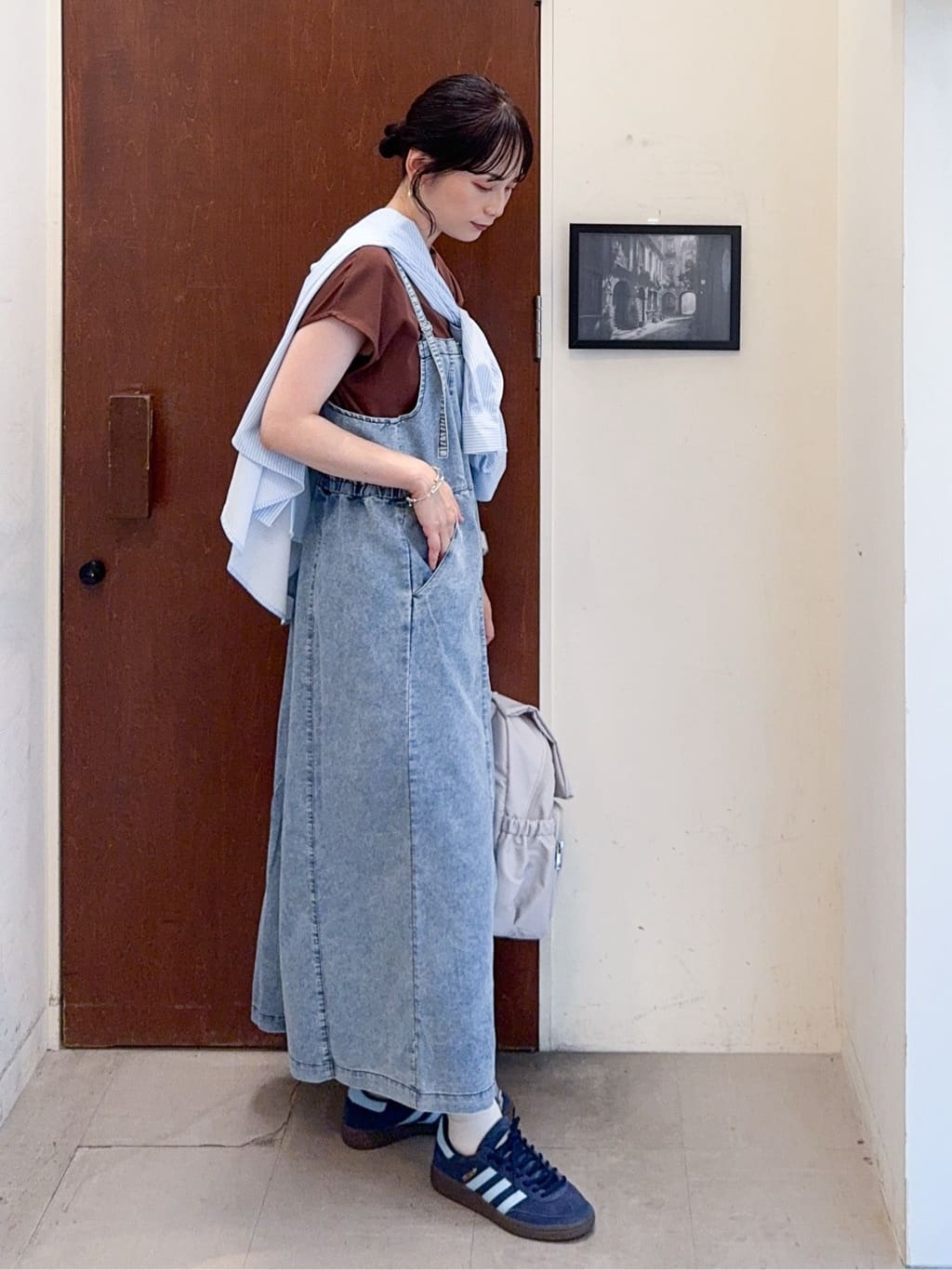 𝐇𝐢𝐫𝐨𝐦𝐢さんの「SHOO･LA･RUE｜【S-LL/汗ジミ軽減/ひんやり/UV】インせず着られる フレンチスリーブTシャツ」を使ったコーディネート