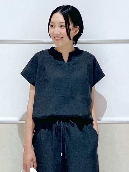 eriko さんの「Dessin｜【2点セット/ウエストゴム/洗える】スキッパ―シャツ＆ストレートパンツセット」を使ったコーディネート